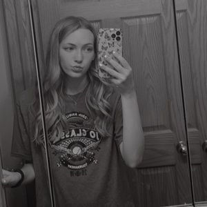 Meet your Posher, Hayley